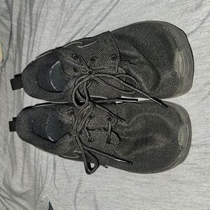 Nike black shoes size little kids 11c